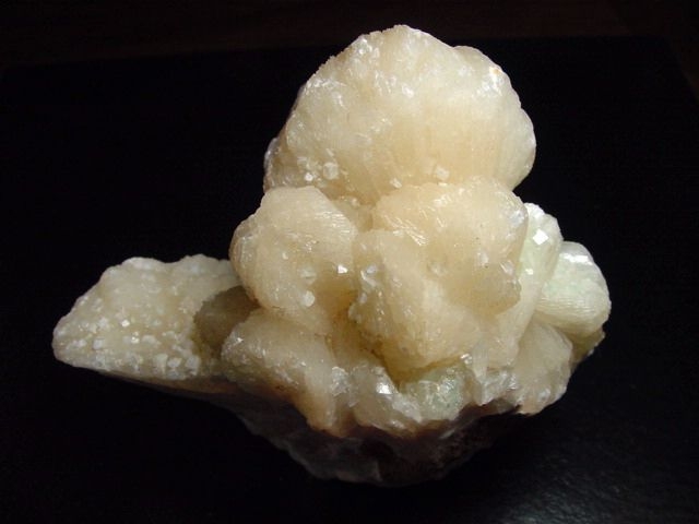 Stilbite specimen 90 mm - Dekkan Trapp, India