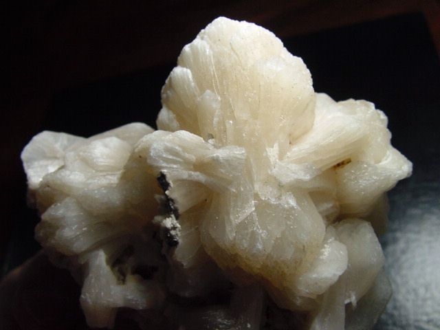 Stilbite specimen 90 mm - Dekkan Trapp, India