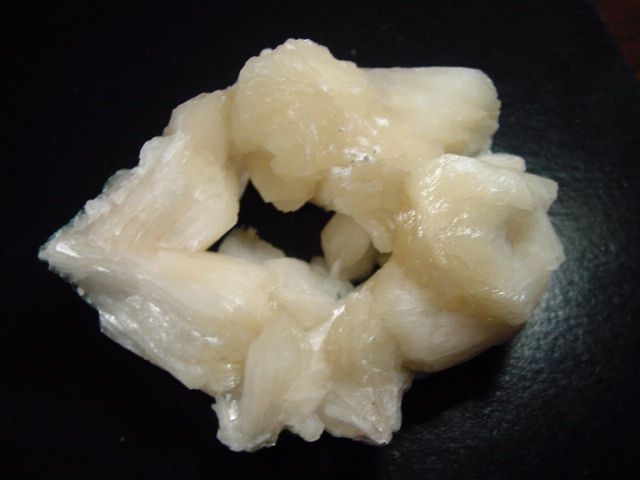 Stilbite specimen 100 mm - Dekkan Trapp, India