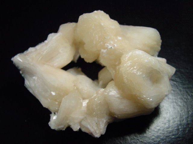 Stilbite specimen 100 mm - Dekkan Trapp, India