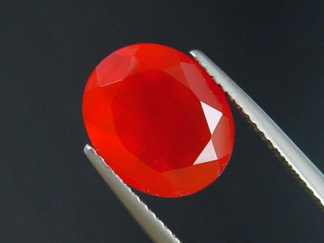 Karneol 3,75 Ct. leuchtendes orangerot 12 x 10 mm Oval Indien