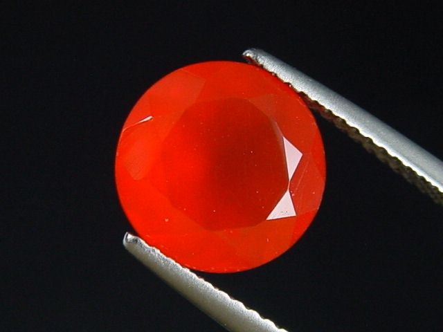 Carnelian 3,12 Ct. glowing orangered round India