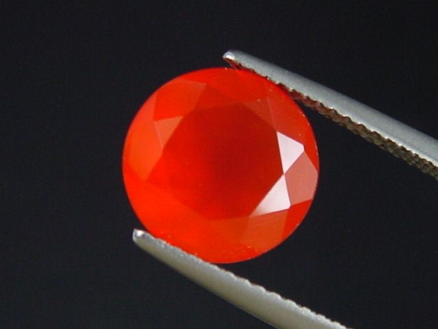 Carnelian 3,23 Ct. glowing orangered round India