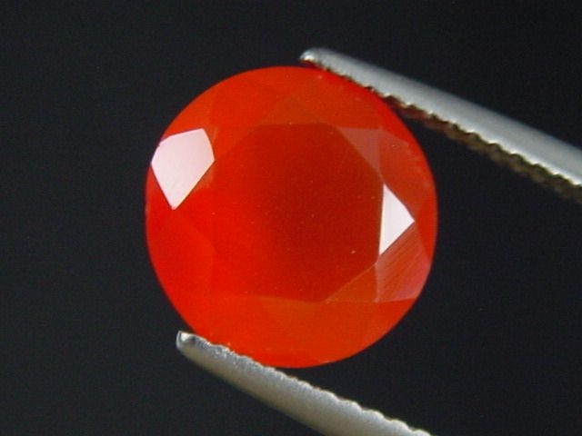 Carnelian 3,04 Ct. glowing orangered round India