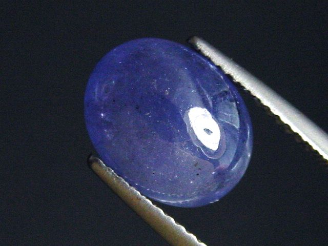 Tanzanite 4,57 Ct. oval cabochon