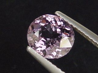 Spinel 1,50 Ct. - oval - Sri Lanka