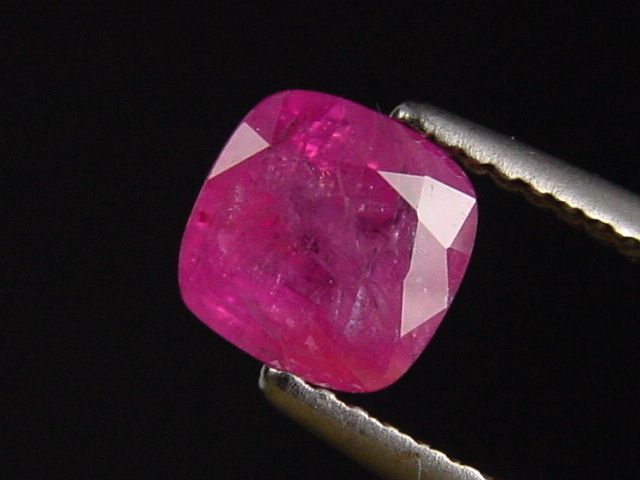 Ruby 1,34 Ct. cushion 6 x 6 mm Tanzania