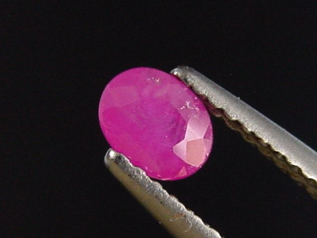 Ruby 0,44 Ct. oval 5 x 4 mm Tanzania