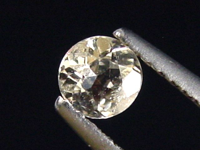 Topas 0,37 Ct. Rund facettiert - Schneckenstein, Sachsen, Deutschland