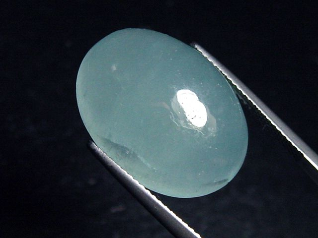 Aquamarine 22,06 Ct. oval cabochon