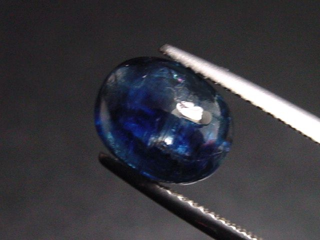 Kyanit / Disthen 4,34 Ct. Oval Cabochon Brasilien