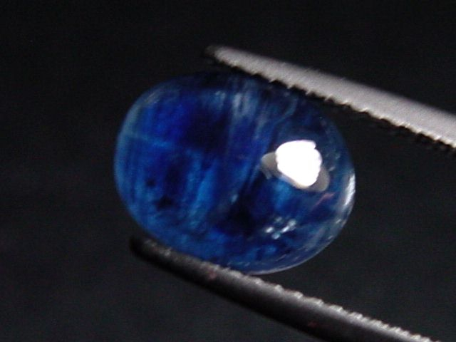 Kyanit / Disthen 4,13 Ct. Oval Cabochon Brasilien