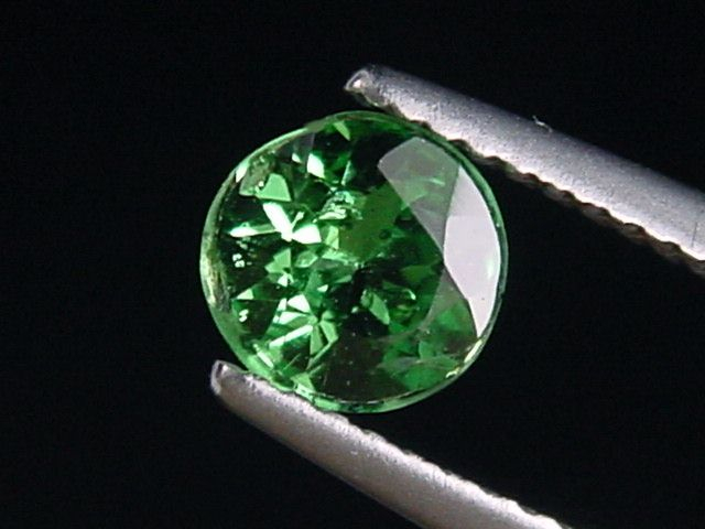 Tsavorit Granat 0,78 Ct. Spitzenfarbe Rund Tansania