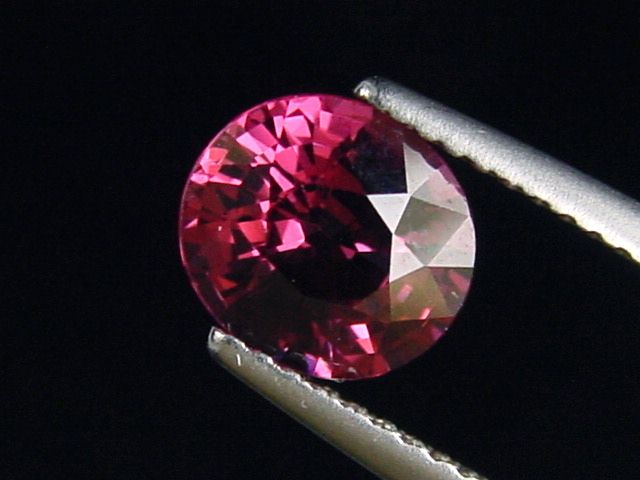 Rhodolite Garnet 2,07 Ct. fine red purple oval