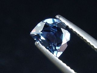 Blue Spinel 1,00 Ct. half moon cut Tanzania