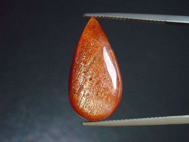 Sonnenstein 12,13 Ct. Tropfen Cabochon 22,5 x 11,5 mm fein