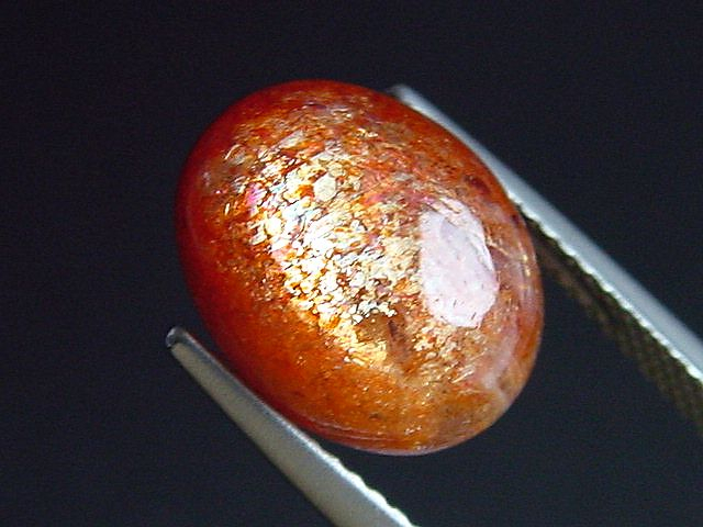 Sonnenstein 5,39 Ct. Oval Cabochon 12,5 x 10 mm fein