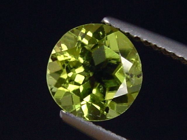 Peridot 1,76 Ct. apple green round