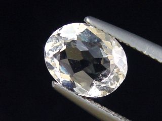 Danburit 1,87 Ct. Oval San Luis Potosi, Mexiko