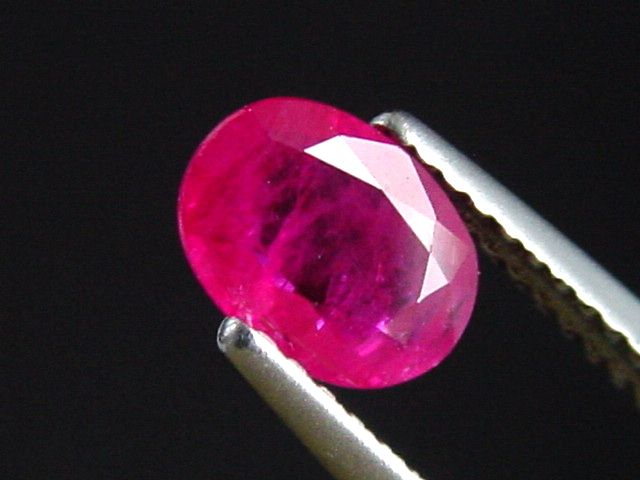 Ruby 0,82 Ct. oval Tanzania