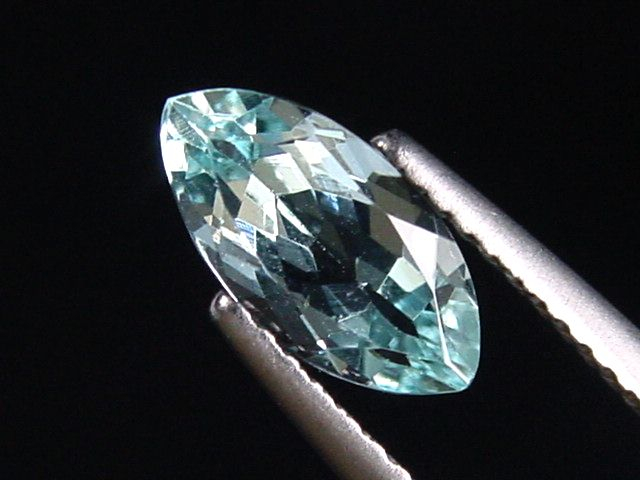 Aquamarin 1,24 Ct. Navette 10 x 5 mm Brasilien