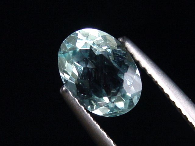 Aquamarin 1,22 Ct. Oval 8 x 6 mm Brasilien