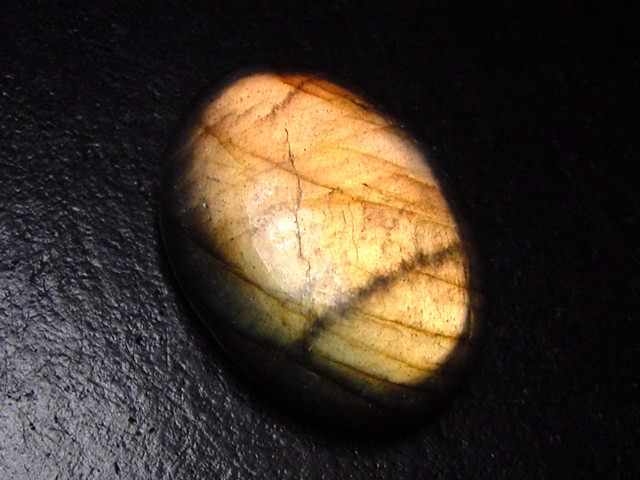 Labradorit 42,80 Ct. Oval Cabochon 30 x 22 mm Australien