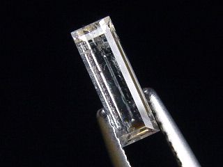 Jeremejewit 0,64 Ct. weiß Baguette facettiert - Erongo, Namibia