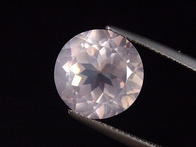 Rose Quartz 6,45 Ct. bright pink round