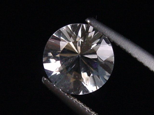 Quartz 1,90 Ct. round cut