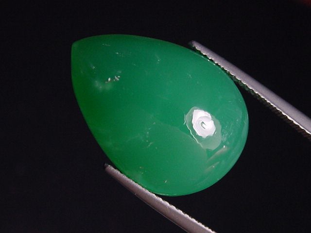 Chrysoprase 19,74 Ct. pear cabochon Brazil