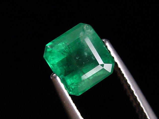 Emerald 1,90 Ct. fine green octagon