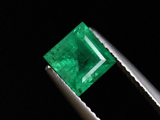 Emerald 1,36 Ct. fine green square