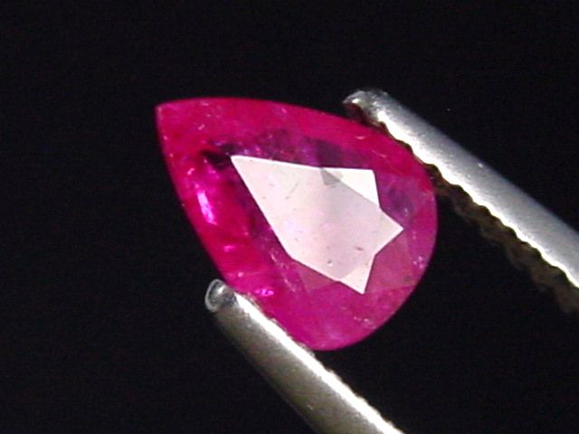 Ruby 0,75 Ct. pear Tanzania