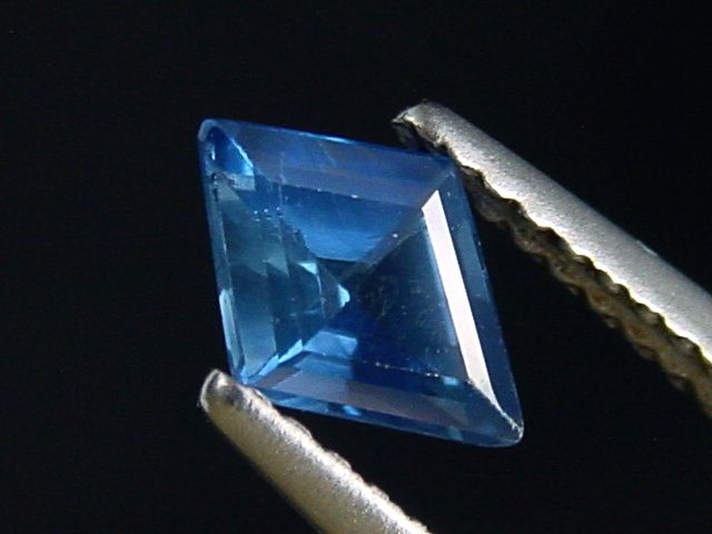 Blue Sapphire 0,72 Ct. collector cut