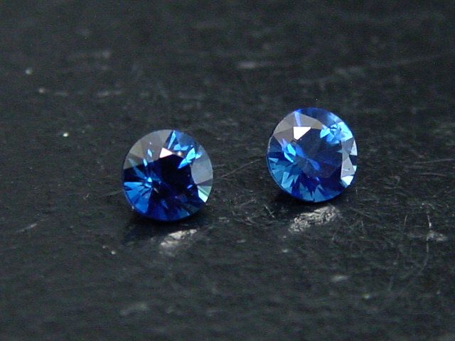 Blue Sapphire pair 0,47 Ct. round