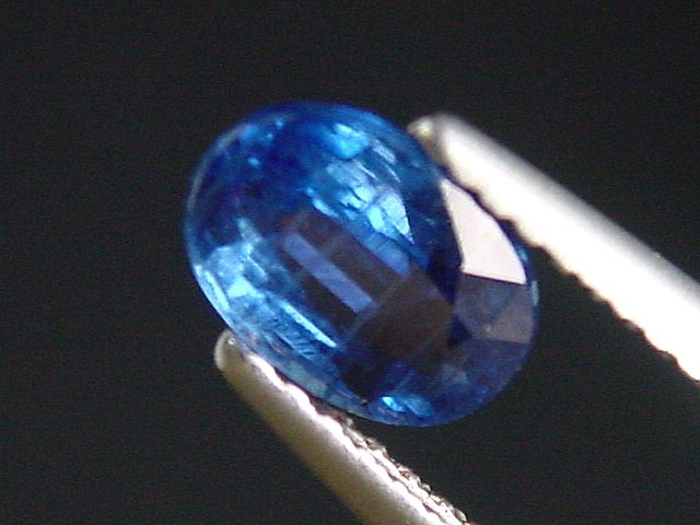 Kyanite / Disthen 0,96 Ct. fine blue oval