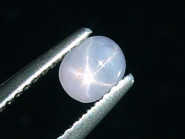 Sternsaphir 0,55 Ct. Naturfarbe - Oval Cabochon Sri Lanka