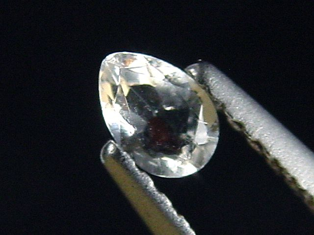 Analcim 0,13 Ct. 4,5 mm Tropfen geschliffen - Victoria, Australien