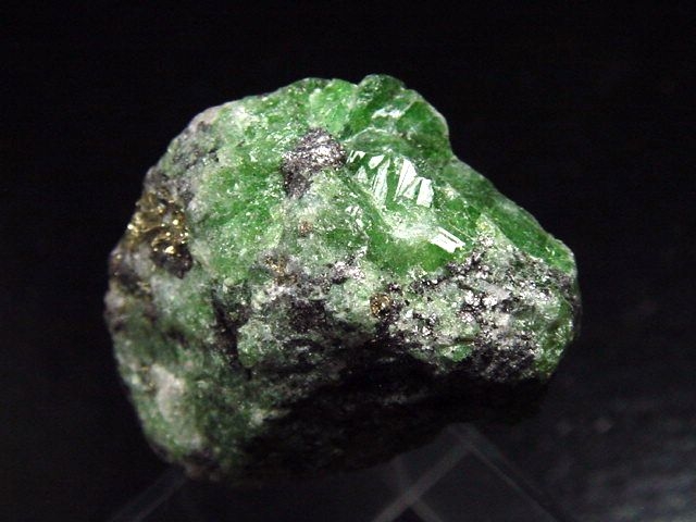 Tsavorite garnet specimen 31 mm - Tsavo national parc, Kenya