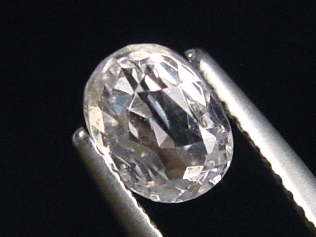 Spodumen 1,28 Ct. Oval 7 x 5 mm Brasilien