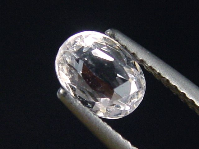 Spodumen 1,28 Ct. Oval 7 x 5 mm Brasilien