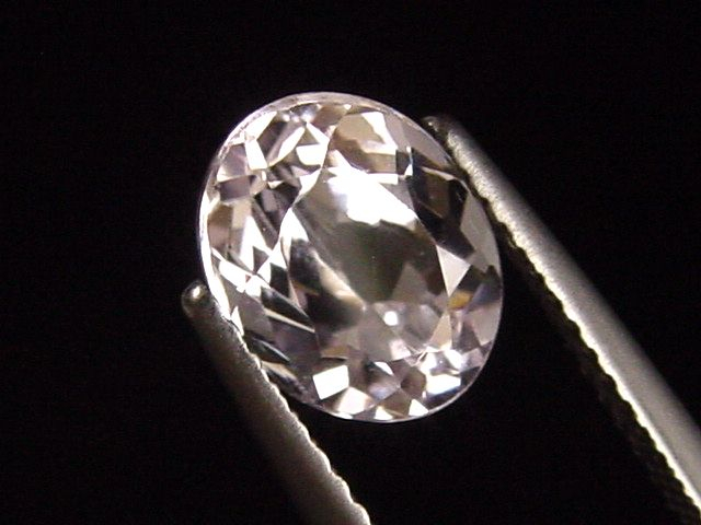 Kunzite 2,46 Ct. oval Brazil