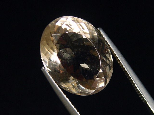 Rauchquarz 12,63 Ct. Oval Präzisionsschliff - Galenstock, Schweiz