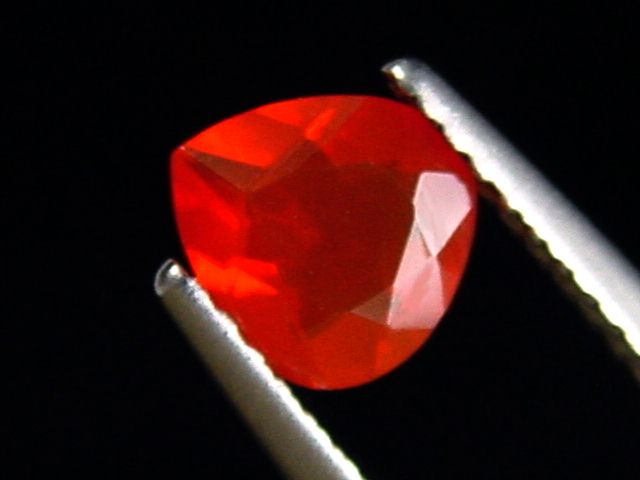 Feueropal 0,56 Ct. Tropfen 6 x 6 mm Mexiko