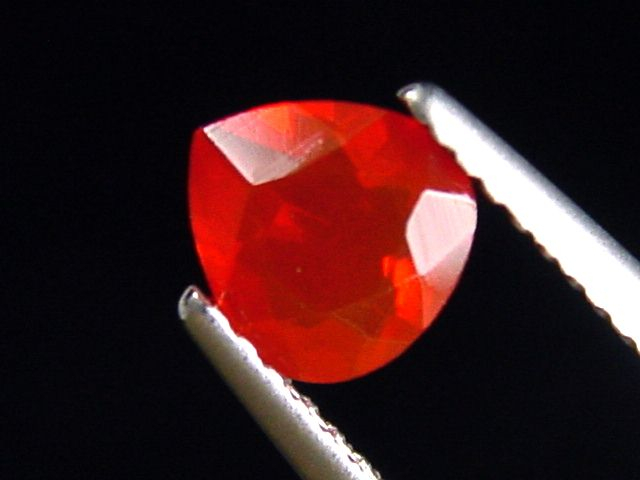 Feueropal 0,56 Ct. Tropfen 6 x 6 mm Mexiko