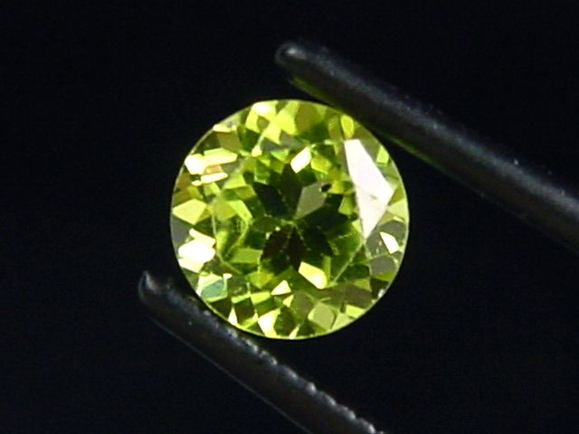 Peridot 0,96 Ct. Apfelgrün - 6 mm Rund Sri Lanka