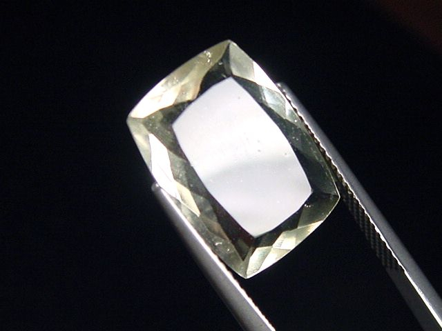 Desert Glass 6,45 Ct. faceted antique cut - rare