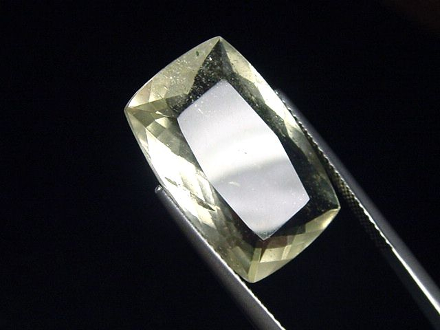 Desert Glass 12,60 Ct. faceted antique cut - rare