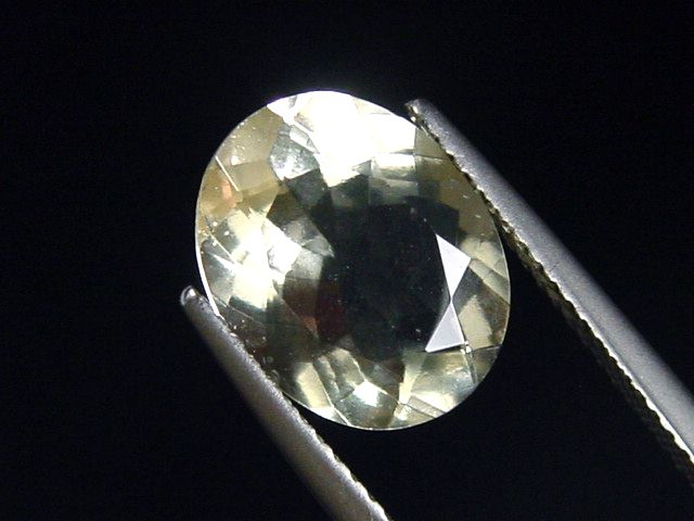 Wüstenglas 3,10 Ct. facettiertes Oval - selten